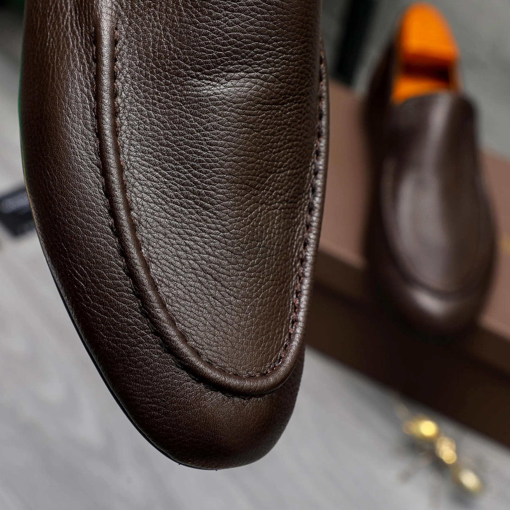 Men's shoes 💰460 Product trademark: BV "Bottega Veneta" soft leather slip-on men's shoes Regular size: 39-45 Product materials: Selected high-quality cowhide upper, cowhide lining, original outsole